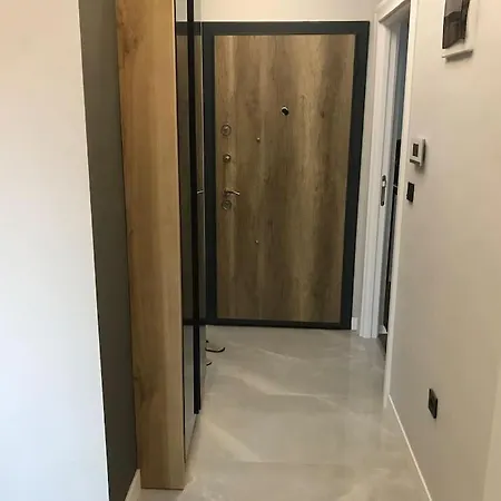 Ulasim Kolayligi Saglayan, Kiralik * 이즈미르